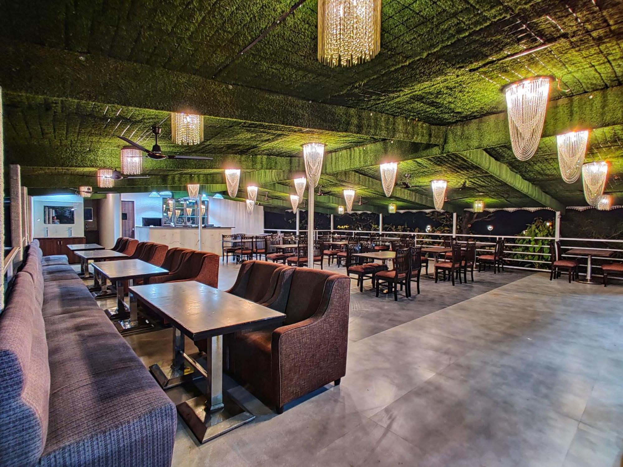 Golden Chariot Hotel Daman Zewnętrze zdjęcie