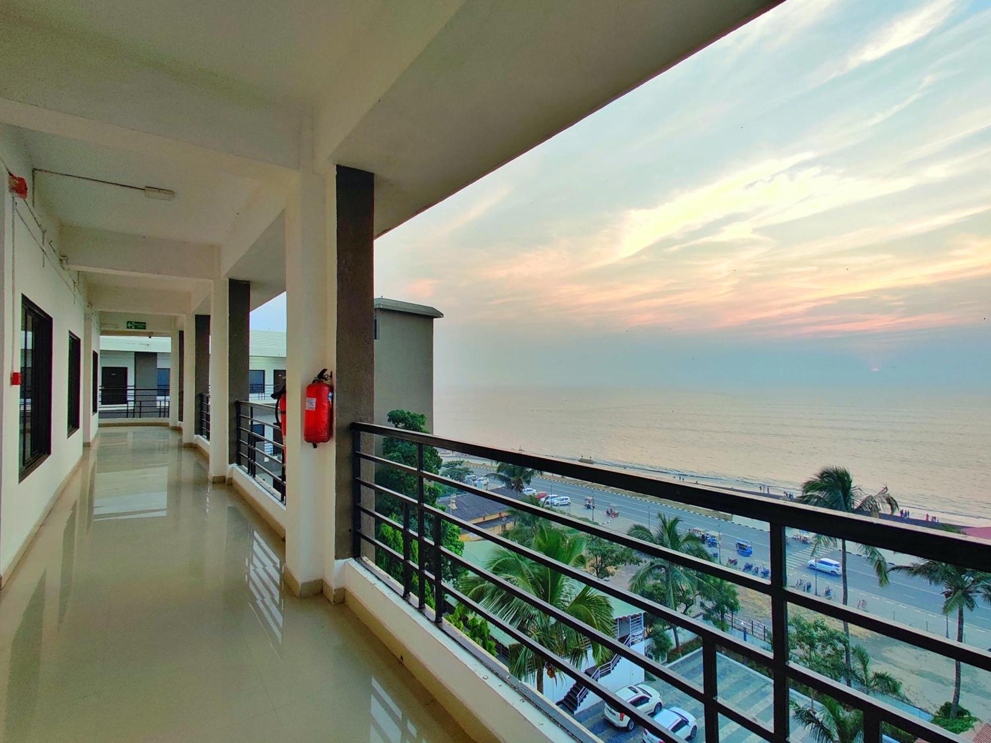 Golden Chariot Hotel Daman Zewnętrze zdjęcie