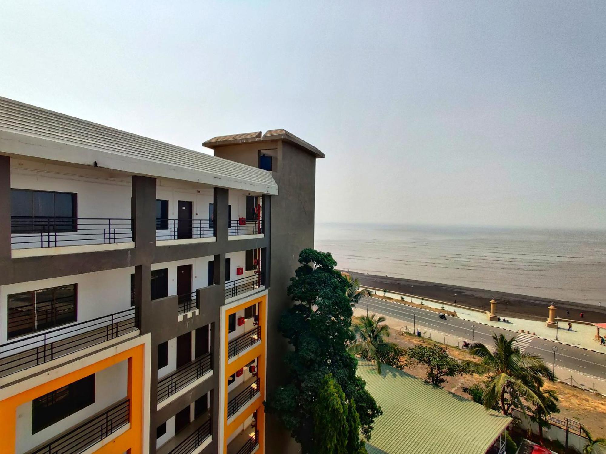 Golden Chariot Hotel Daman Zewnętrze zdjęcie