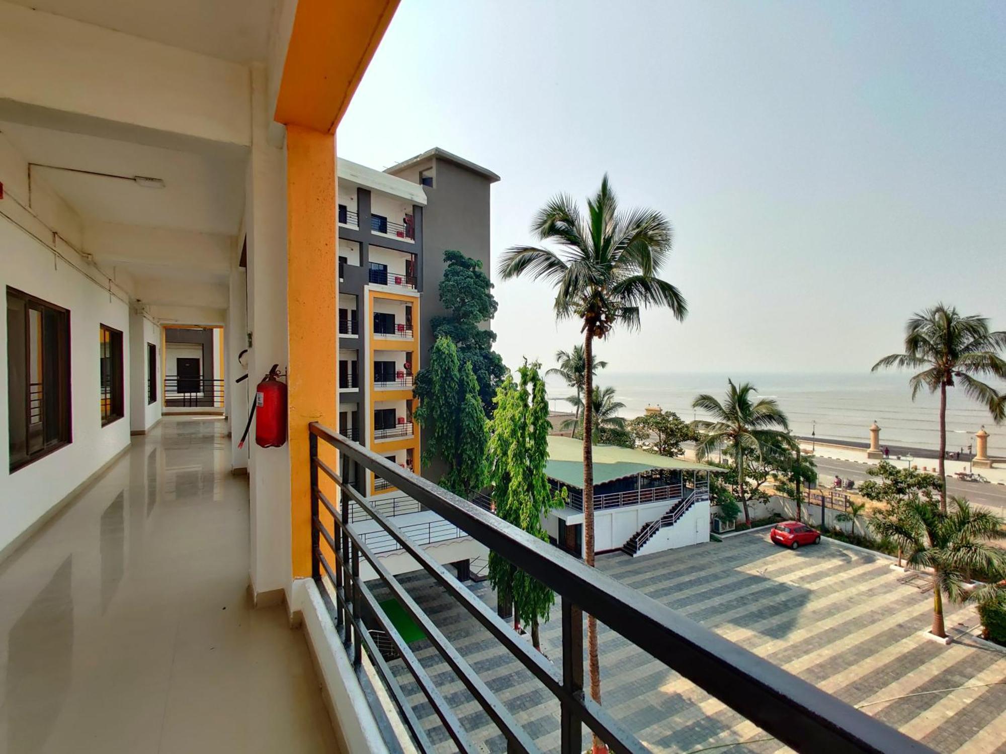 Golden Chariot Hotel Daman Zewnętrze zdjęcie