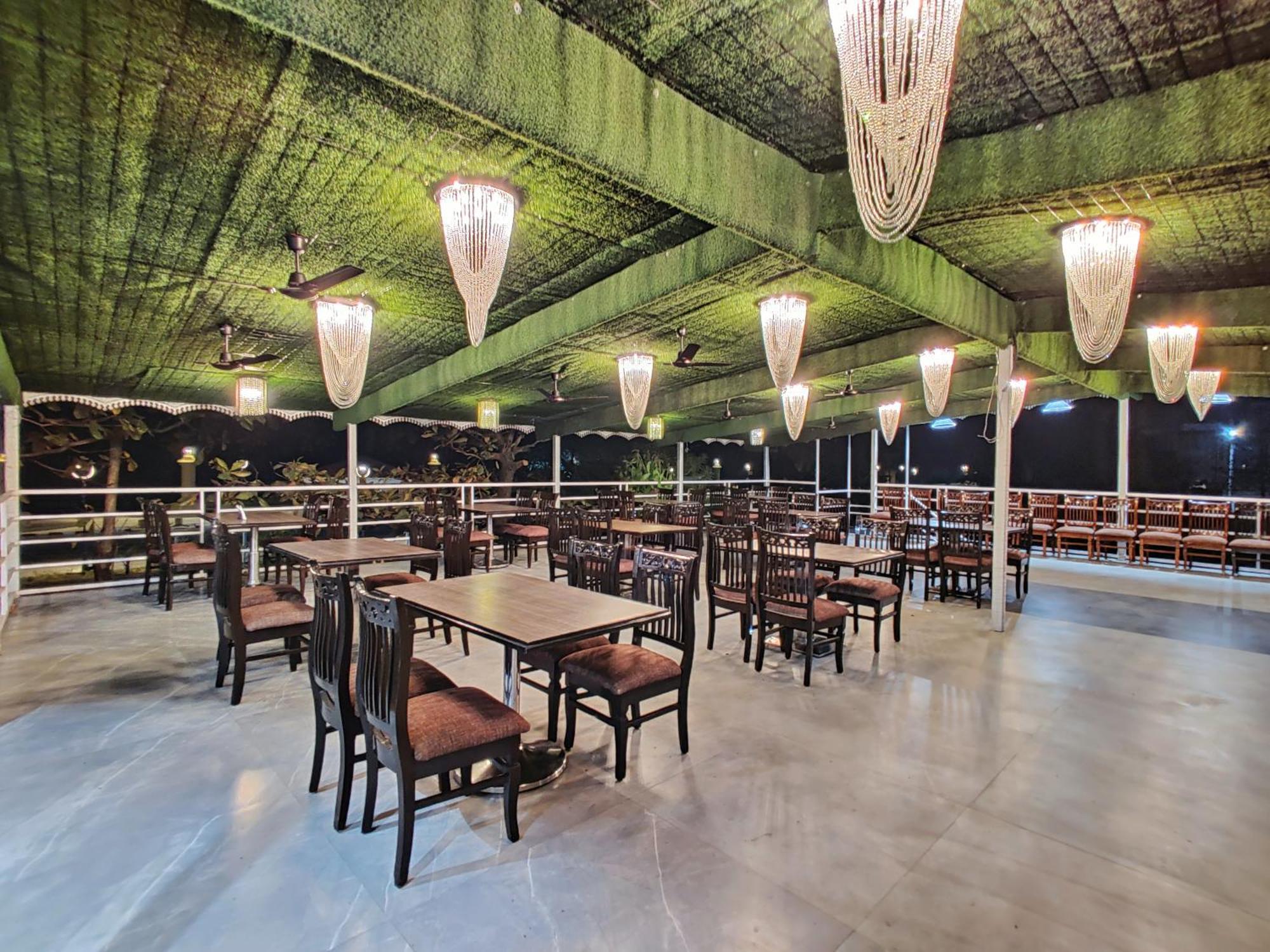 Golden Chariot Hotel Daman Zewnętrze zdjęcie