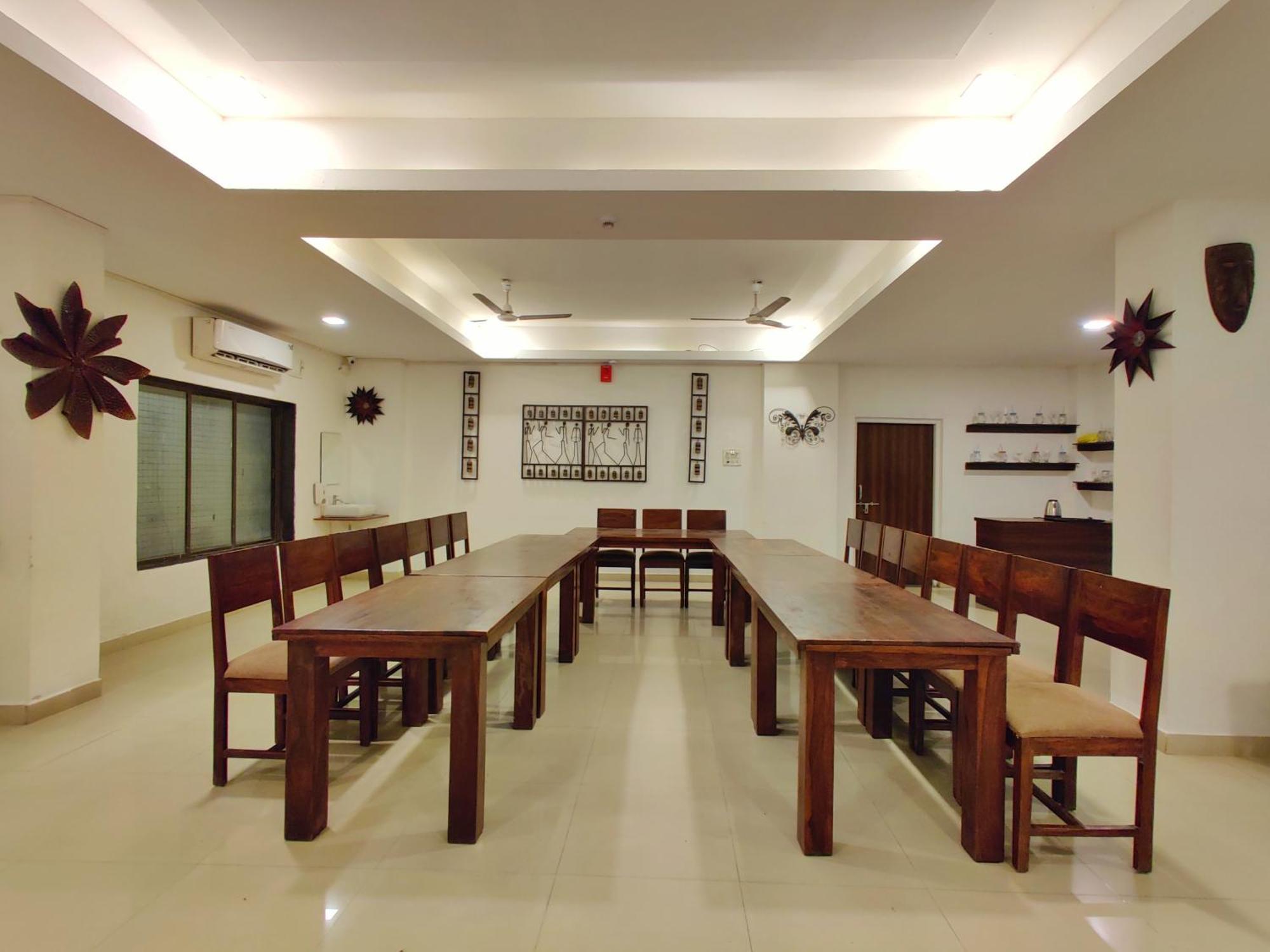 Golden Chariot Hotel Daman Zewnętrze zdjęcie