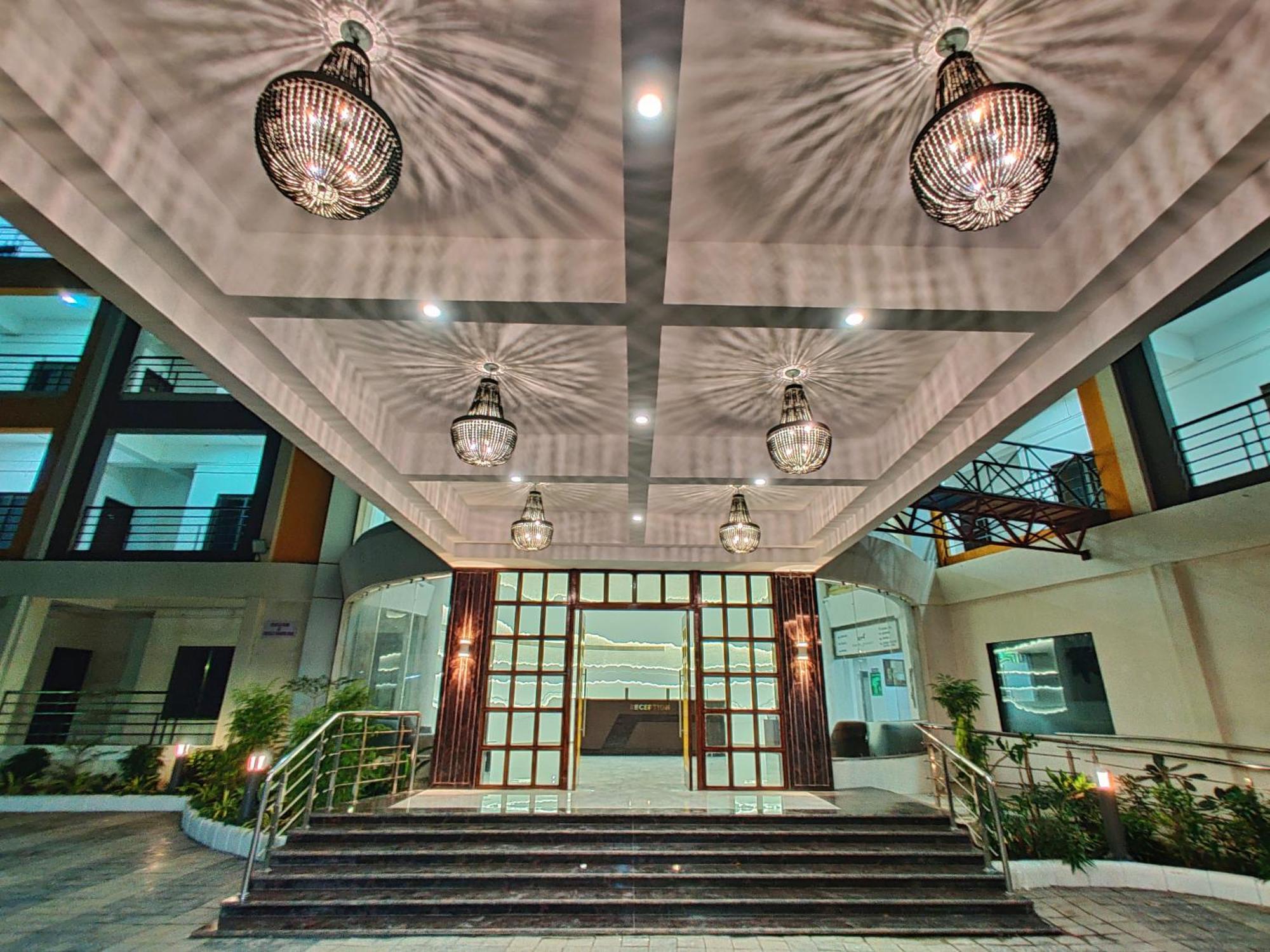 Golden Chariot Hotel Daman Zewnętrze zdjęcie